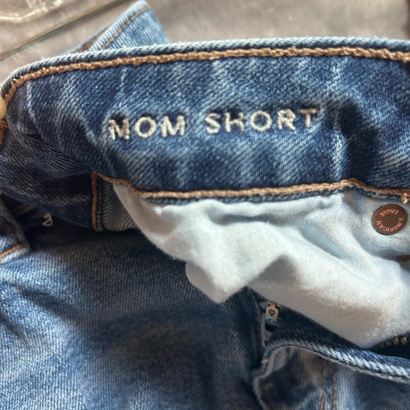American Eagle Mom Short Size 2 - Picture 5 of 6